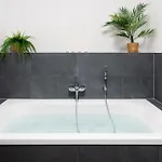 Premium-apartment Mit Balkon - Perfekt Fuer Familien, Gruppen Und Geschaeftsreisende - Zaya