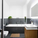 Premium-apartment Mit Balkon - Perfekt Fuer Familien, Gruppen Und Geschaeftsreisende - Zaya דירה לייפציג
