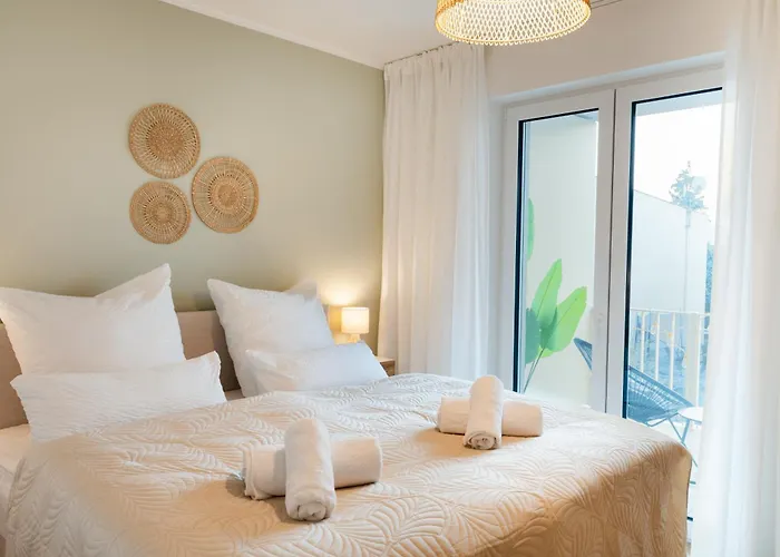 Premium-apartment Mit Balkon - Perfekt Fuer Familien, Gruppen Und Geschaeftsreisende - Zaya *