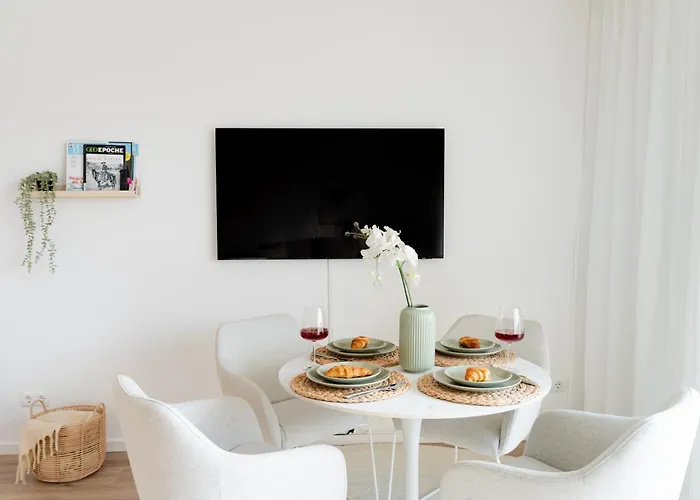 Premium-apartment Mit Balkon - Perfekt Fuer Familien, Gruppen Und Geschaeftsreisende - Zaya 公寓 *