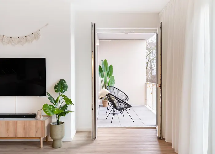 Premium-apartment Mit Balkon - Perfekt Fuer Familien, Gruppen Und Geschaeftsreisende - Zaya