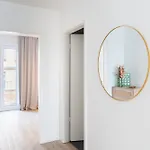 Premium-apartment Mit Balkon - Perfekt Für Familien, Gruppen Und Geschäftsreisende - Zaya Apartment
