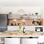 Apartman Premium-apartment Mit Balkon - Perfekt Fuer Familien, Gruppen Und Geschaeftsreisende - Zaya *