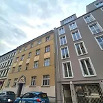 Premium-apartment Mit Balkon - Perfekt Fuer Familien, Gruppen Und Geschaeftsreisende - Zaya Lipcse